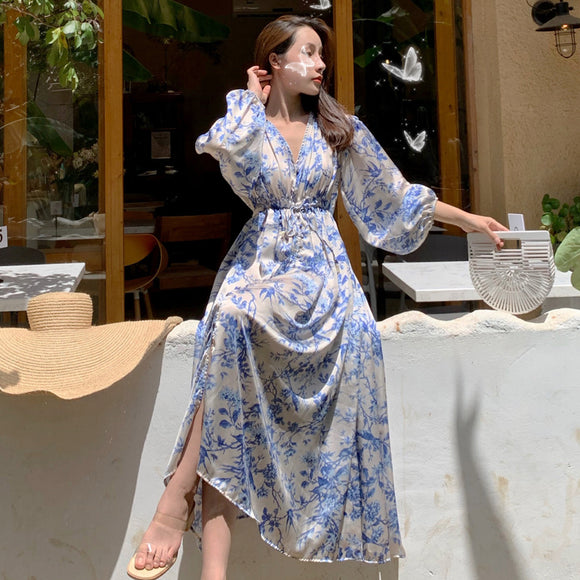 超仙長袖法式氣質藍色印花度假長裙收腰V領洋裝碎花仙女沙灘裙
