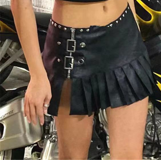 辣妹風PU皮機車鉚釘百褶裙女 性感高腰黑色開叉迷你短裙半身裙潮