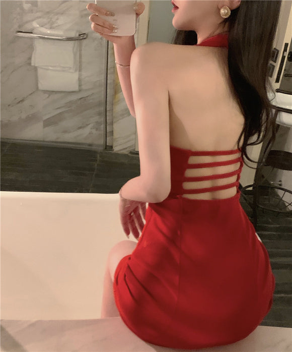 性感V領掛脖洋裝女法式小眾別緻高級感顯瘦氣質露揹包臀裙