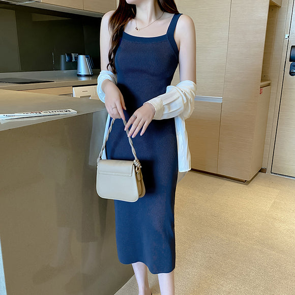 遮副乳寬肩吊帶洋裝女夏2023過膝背心長裙修身顯瘦時尚百搭