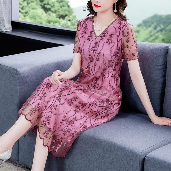 重工刺繡洋裝女2022夏季時尚新款闊太太V領網紗刺繡顯瘦中長裙