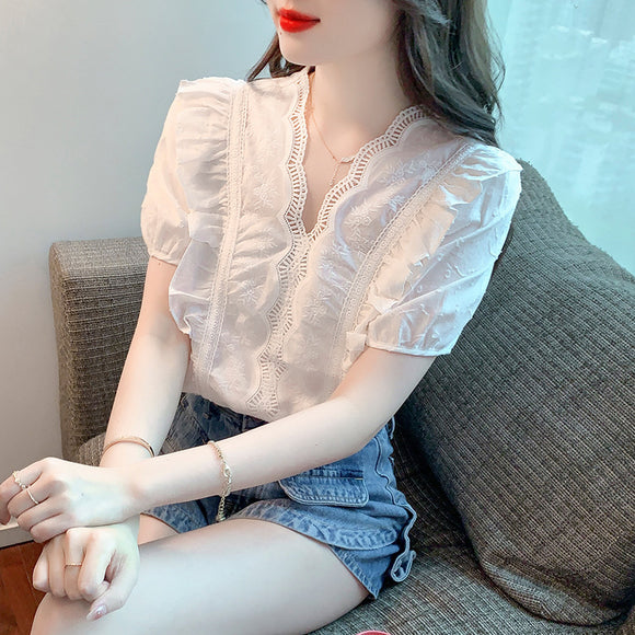 襯衫上衣女2022夏季新款時尚歐美V領法式花邊拼接泡泡袖內搭上衣短袖